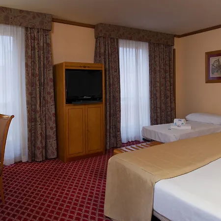 Eurostars Claras מלון 4*