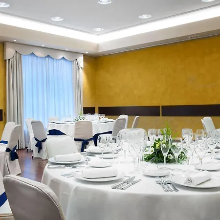 מלון Eurostars Claras 4*