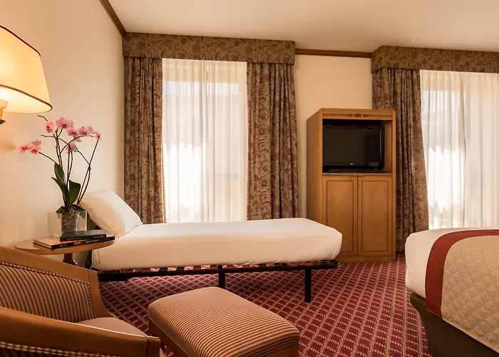 Eurostars Claras Отель